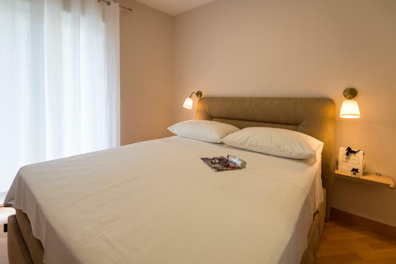 Apartments Dalmatino Водице Екстер'єр фото