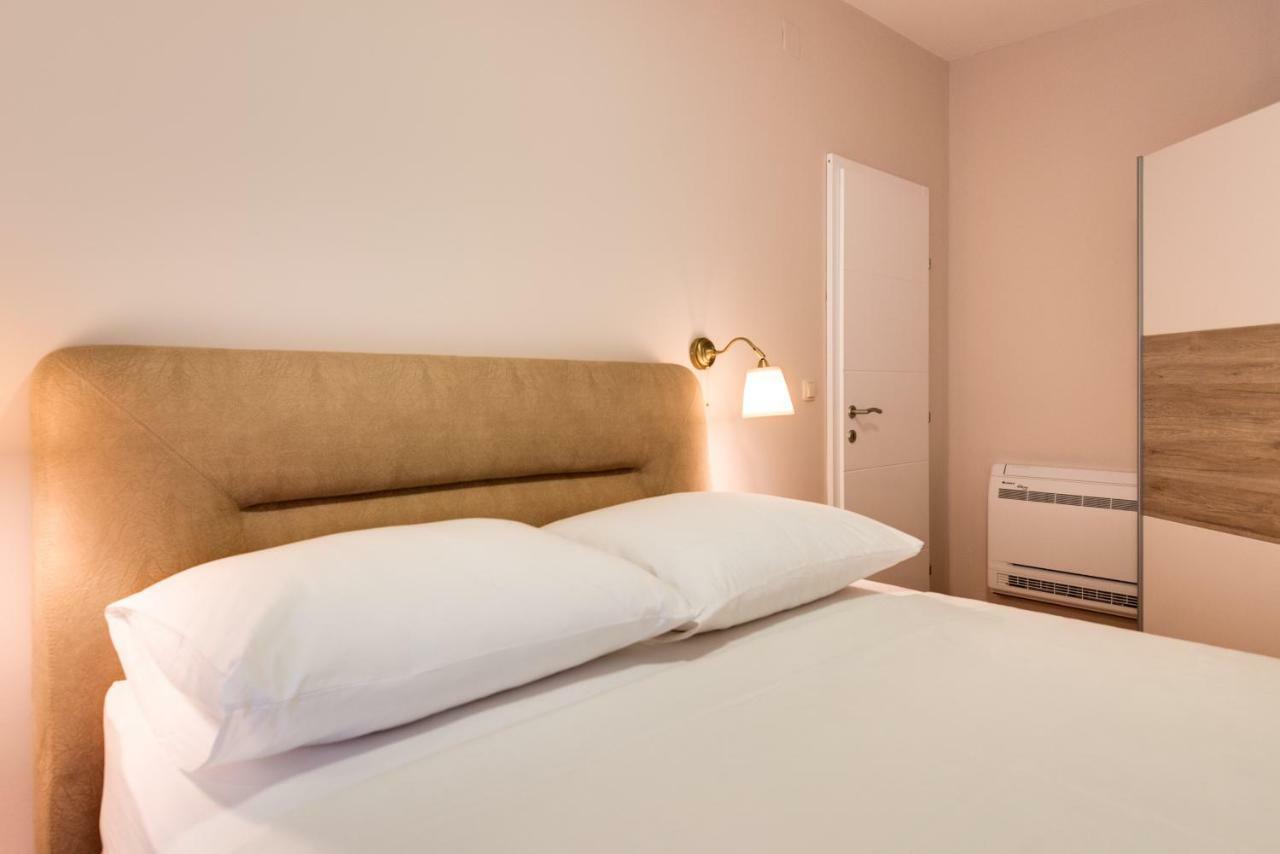 Apartments Dalmatino Водице Екстер'єр фото